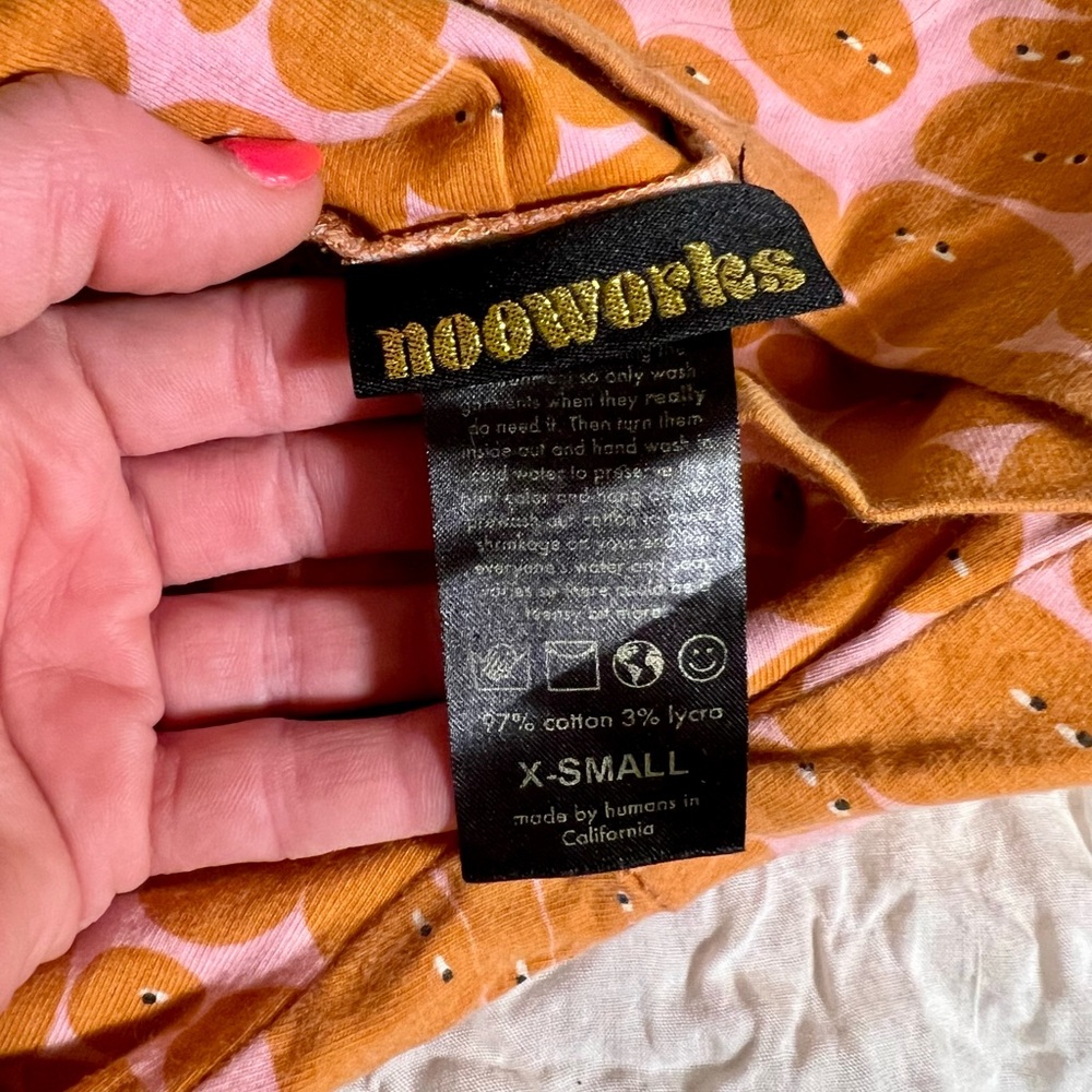 Nooworks Pebble People sports bra and legging set size small and extra small - Picture 4 of 5